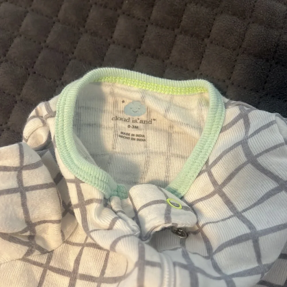 Set of 3. 0-3 month baby zip up sleepers - Picture 4 of 6